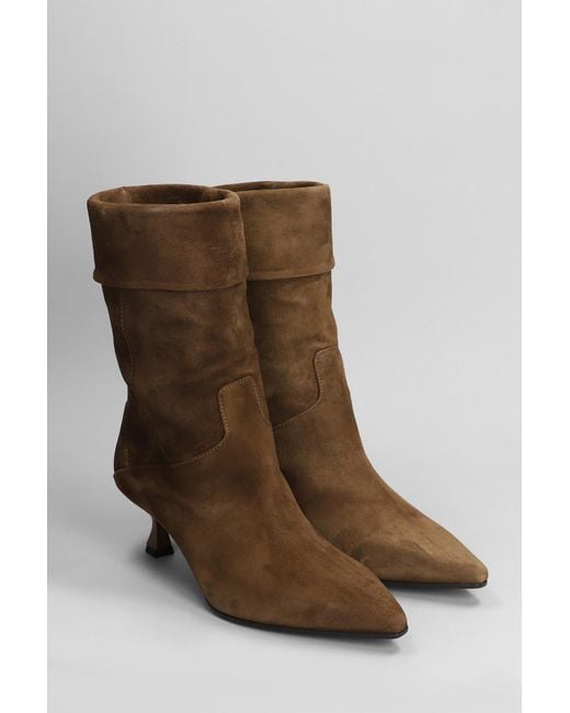 boot heels brown