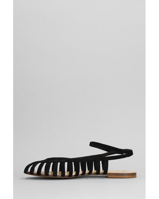 Sandali flats in Camoscio Nero di Anna F. in Gray