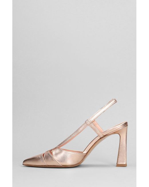 Anna F. Pink Pumps In Powder Leather