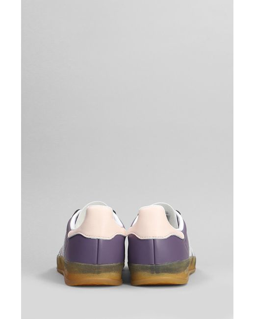 Sneakers Gazelle Indor W in Pelle Viola di Adidas in Gray