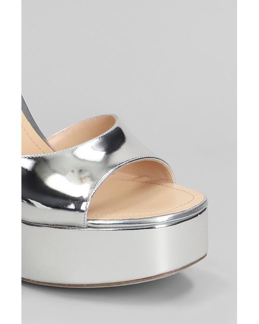Sandali Helsa in Vernice Argento di Rene Caovilla in Gray