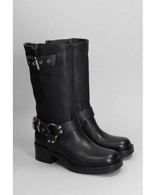 GISÉL MOIRÉ Chester Low Heels Boots In Black Leather