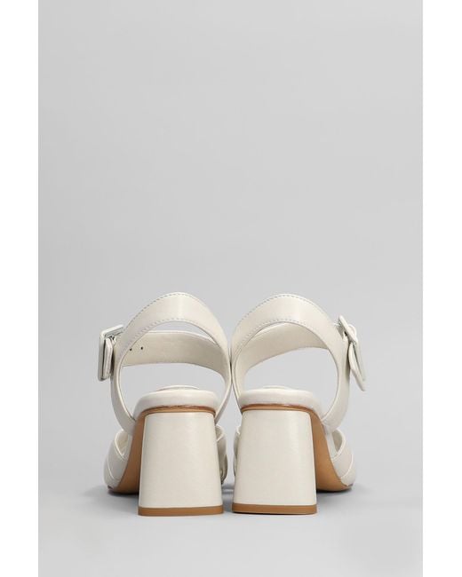 Sandali in Pelle Bianca di Mara Bini in Natural