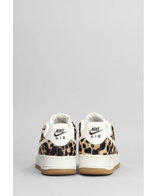 Sneakers Air Force 1 07 in Cavallino Animalier di Nike in White