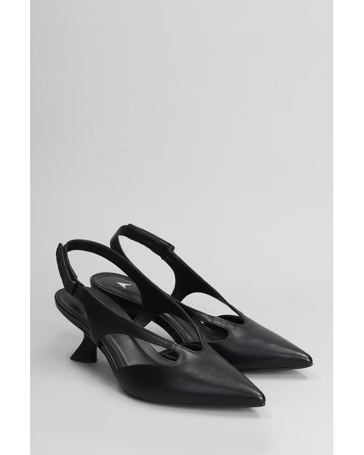 Decollete in Pelle Nera di Carrano in Black