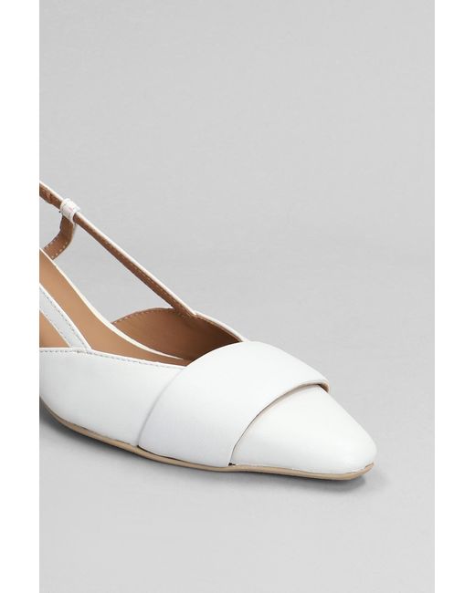 Carmens Nicole Band Pumps In White Leather