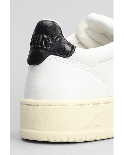 Autry White Medalist Low Sneakers