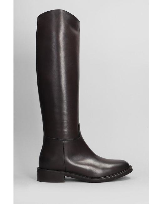 Julie Dee Black Low Heels Boots In Dark Brown Leather