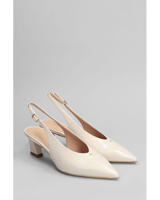 Isabel Ferranti Natural Pumps In Beige Leather