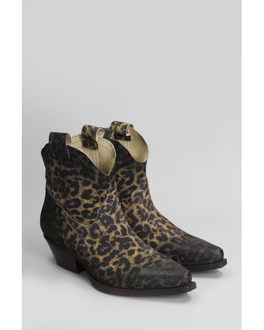 Tronchetti texani in Camoscio Animalier di METISSE in Multicolor