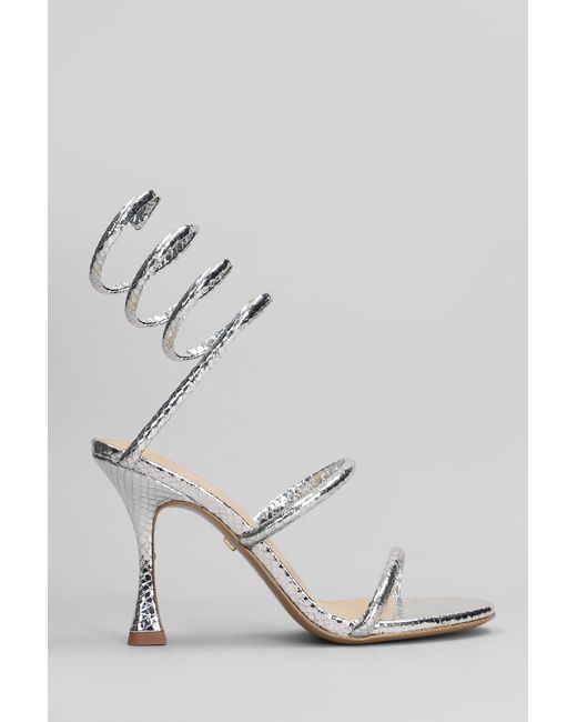 Sandali Greta 95 in Pelle Argento di Lola Cruz in White