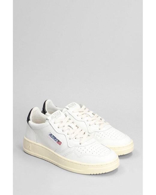Autry White Medalist Low Sneakers