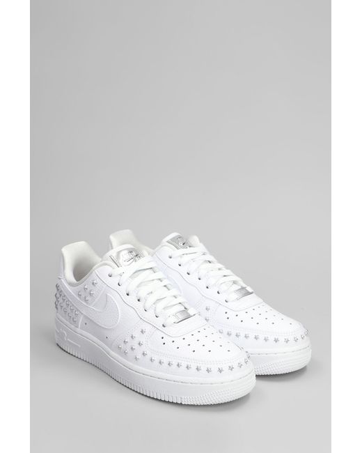 Sneakers Air Force 1 07 XX in Pelle Bianca di Nike in White