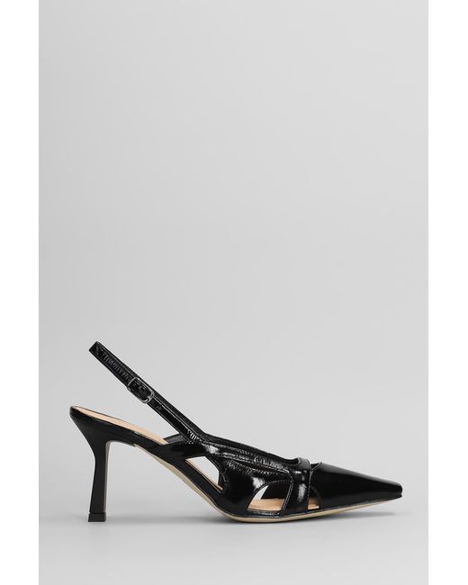 Decollete in Pelle Nera di Julie Dee in Black