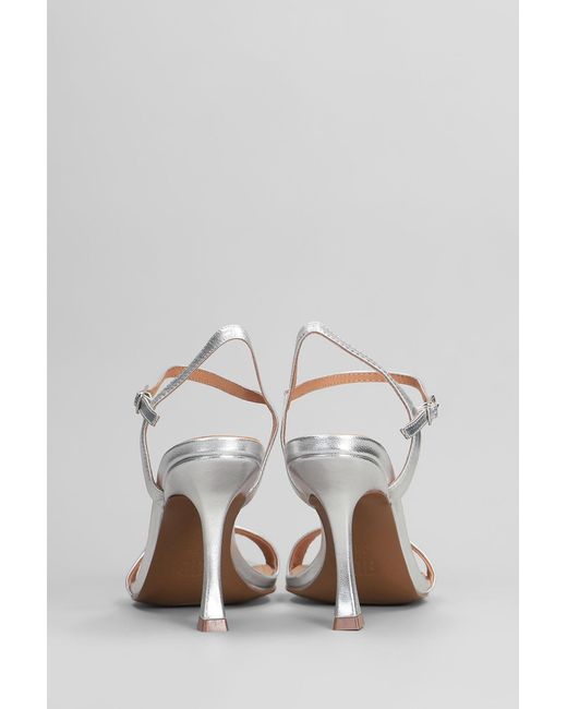 Sandali Lotus 85 in Pelle Argento di Bibi Lou in White