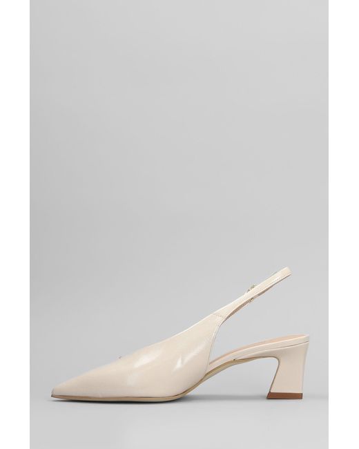 Isabel Ferranti Natural Pumps In Beige Leather