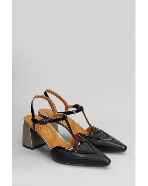 Decollete in Pelle Nera di Chie Mihara in White