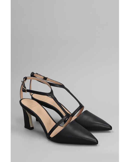 Decollete in Pelle Nera di Isabel Ferranti in Black