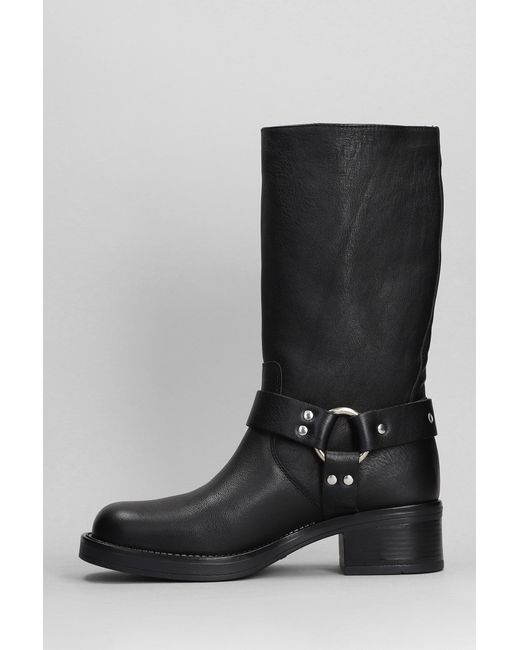 GISÉL MOIRÉ Chester Low Heels Boots In Black Leather