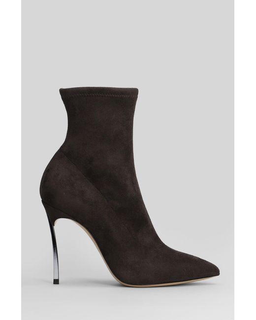 Tronchetti tacco alto Blade stretch in Camoscio Marrone di Casadei in Brown