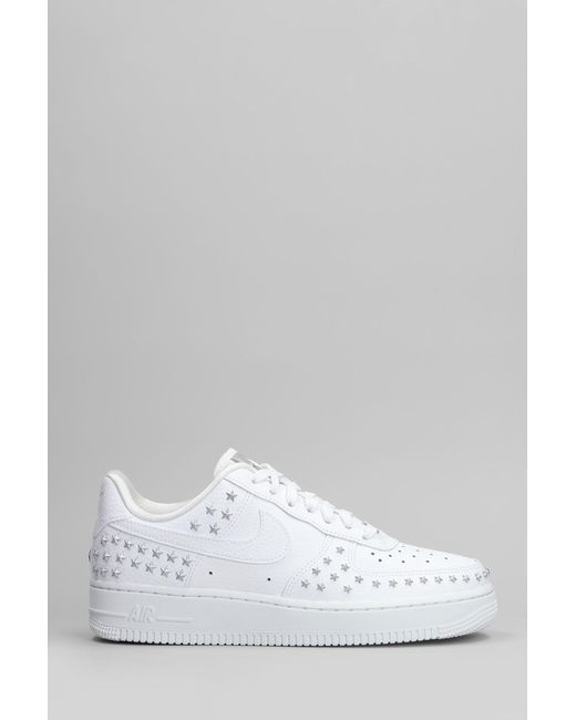 Sneakers Air Force 1 07 XX in Pelle Bianca di Nike in White