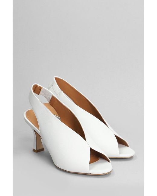Julie Dee Sandals In White Leather