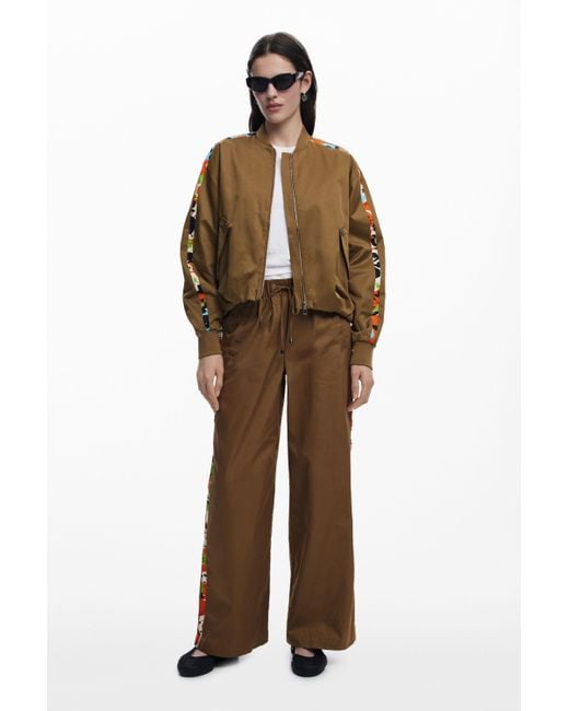 Pantalón Diseñado Por Mr. Christian Lacroix Desigual de color Brown