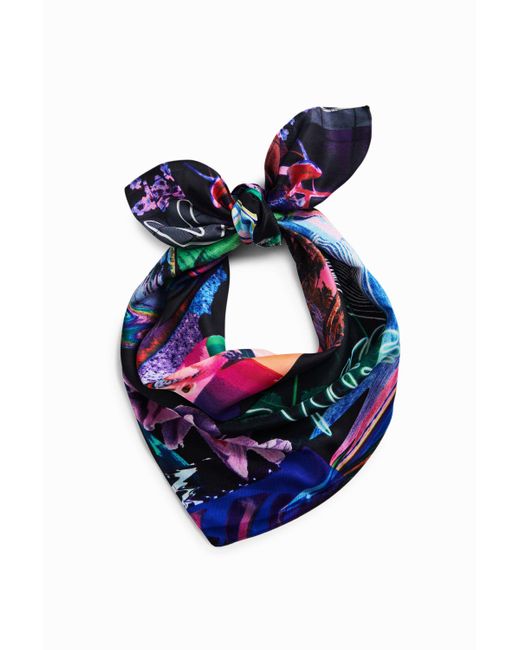 Foulard Rectangular Patch Mensajes Desigual de color Blue