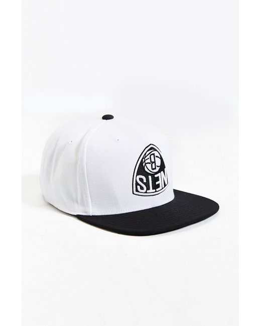 Brooklyn Nets Upside-Down Snapback Hat 