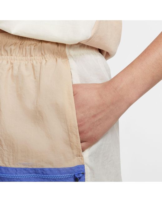 nike women's sportswear icon clash get outside shorts