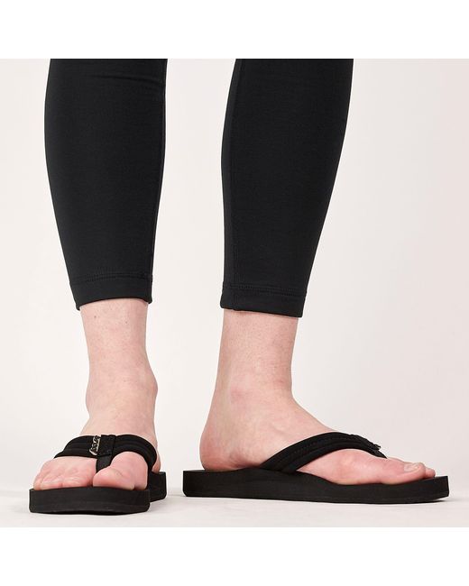 reef black cushion flip flops