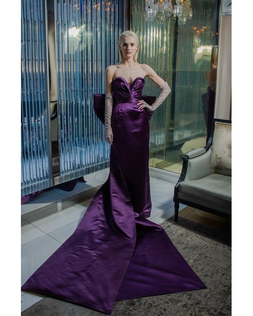 Andrew Kwon Gray Sweetheart Gown With Back Bow