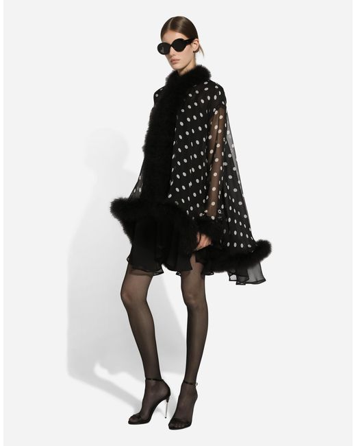 Dolce & Gabbana Black Cape Aus Chiffon Punkteprint Mit Marabufederbesatz