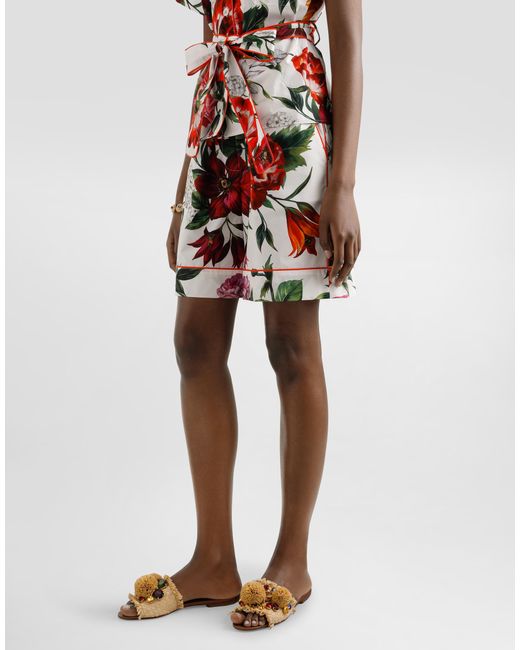 Dolce & Gabbana Red Shorts Mit Blumenprint