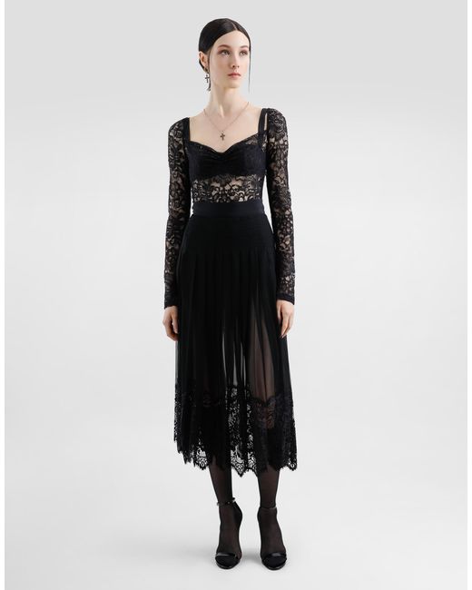 Dolce & Gabbana Black Floral Lace Top With A Sweetheart Neckline
