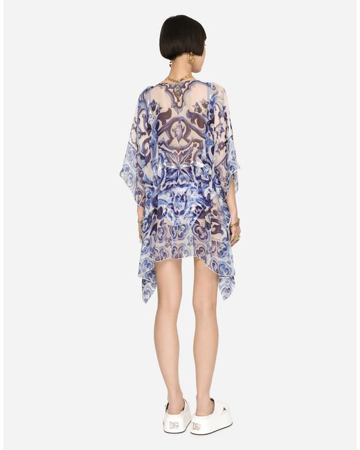 Short majolica-print chiffon caftan di Dolce & Gabbana in Blue