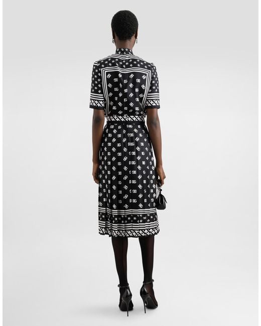 Blouse En Soie À Manches Courtes, Nœud Et Imprimé Foulard Logo Dg All-Over Dolce & Gabbana en coloris Black