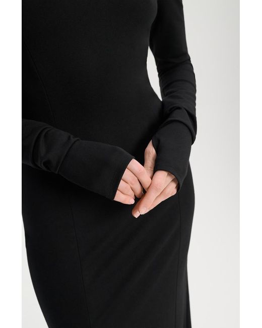 Dorothee Schumacher Black Off-Shoulder Kleid aus leichtem Punto Milano