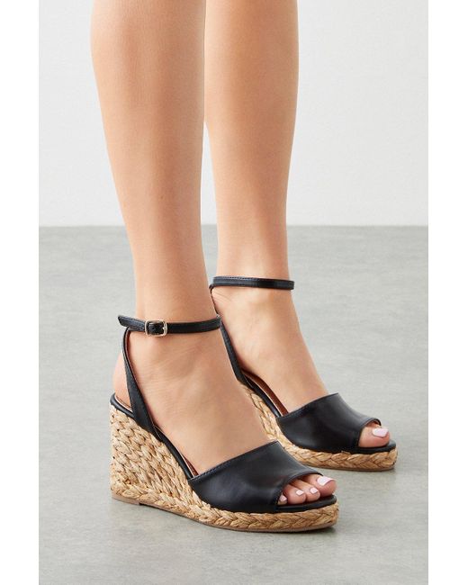 Closed toe best sale wedges black