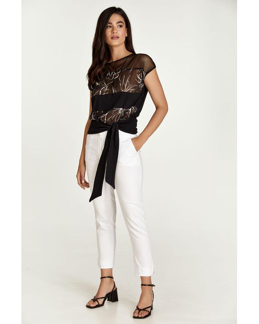 Conquista Zwarte Top Met Bloemenprint En Stropdassen in het White