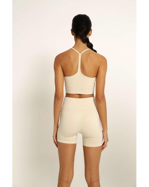 Onamaste Amelia Short in het White