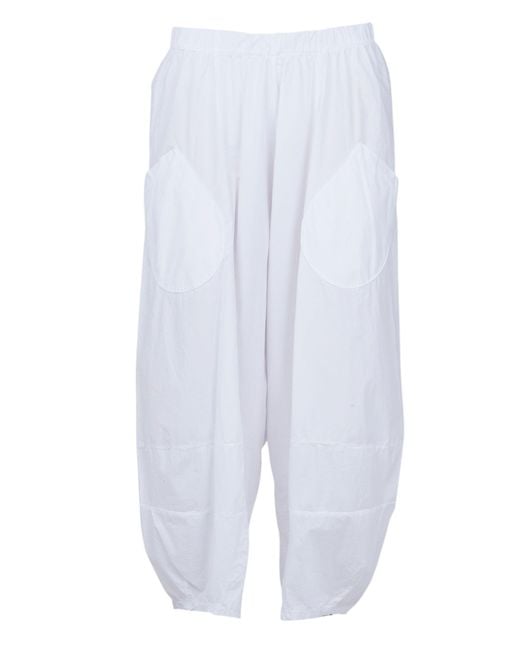 Mama B. Broek in het White