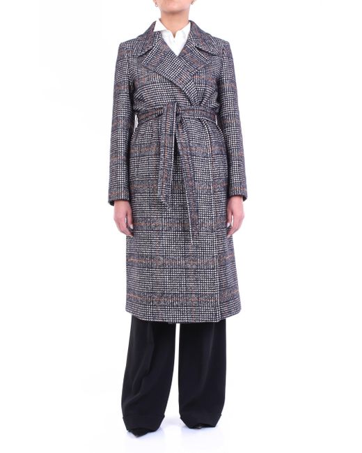 cappotto nero e bianco