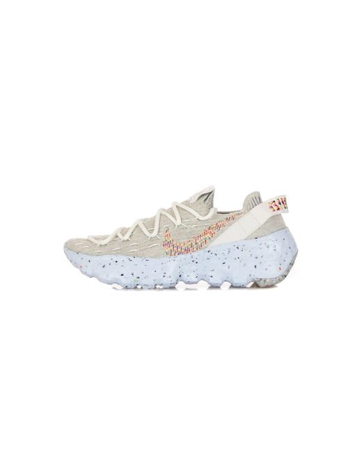 Nike Niedriger Herrenschuh Space Hippie 04 Summit//Photon Dust in White für Herren