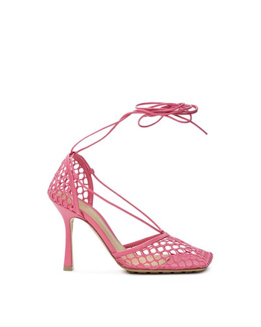 Sandalias Netas De Estiramiento En Bottega Veneta de color Pink