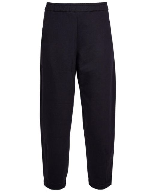 Mama B. Broek in het Blue