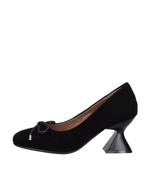Emanuélle Vee Black With Heel