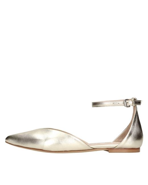 Strategia Natural Flat Shoes