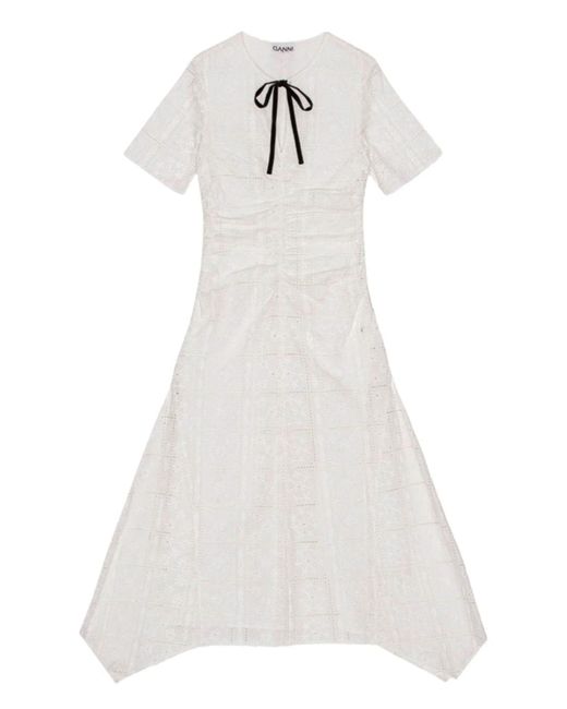 Ganni White Weibe Kleider