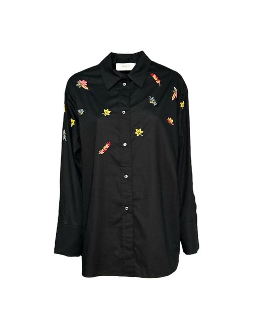 Beatrice B. Vrouw 4138 in het Black